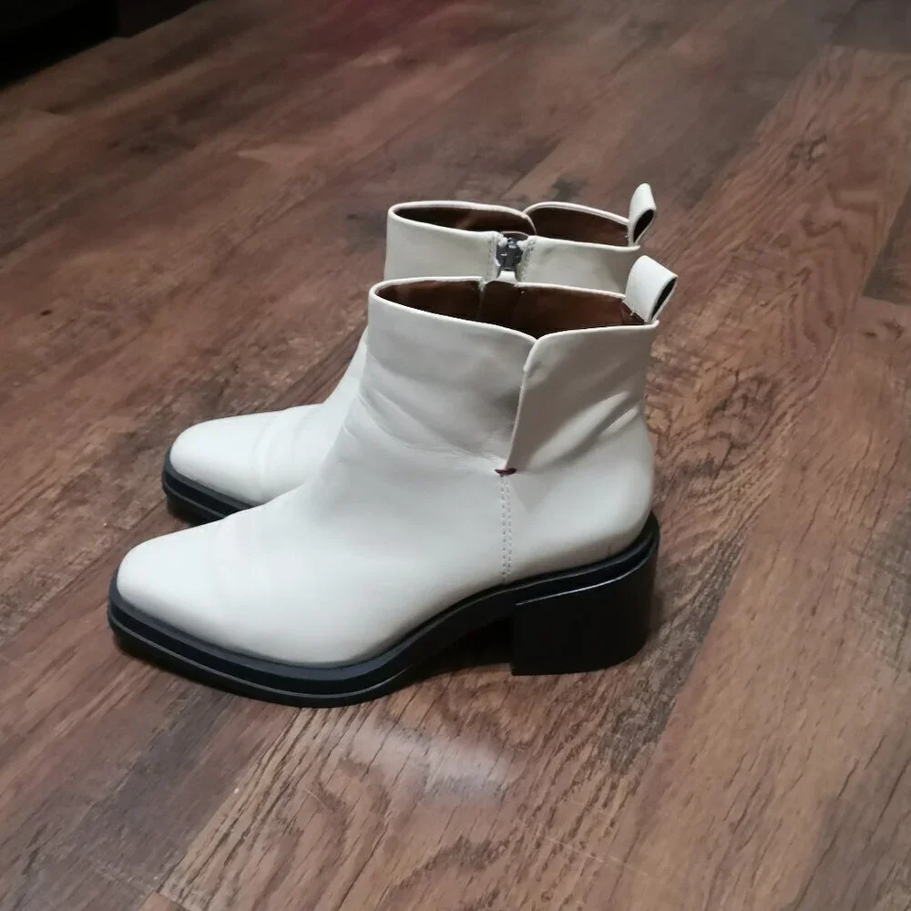 Franco Sarto  Dalden Ankle Boots Cream Color Size‎ 8